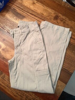 American Eagle Outfitters Straight Leg Pants in Light Beige